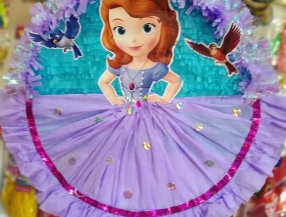 Piñatas,bolsas y cajas de regalos