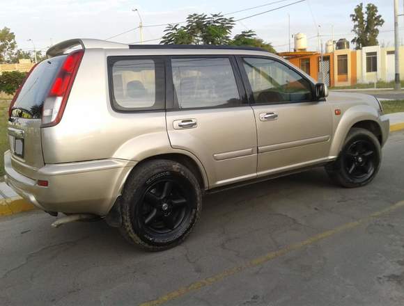 Se vende camioneta nissan x-trail 2003