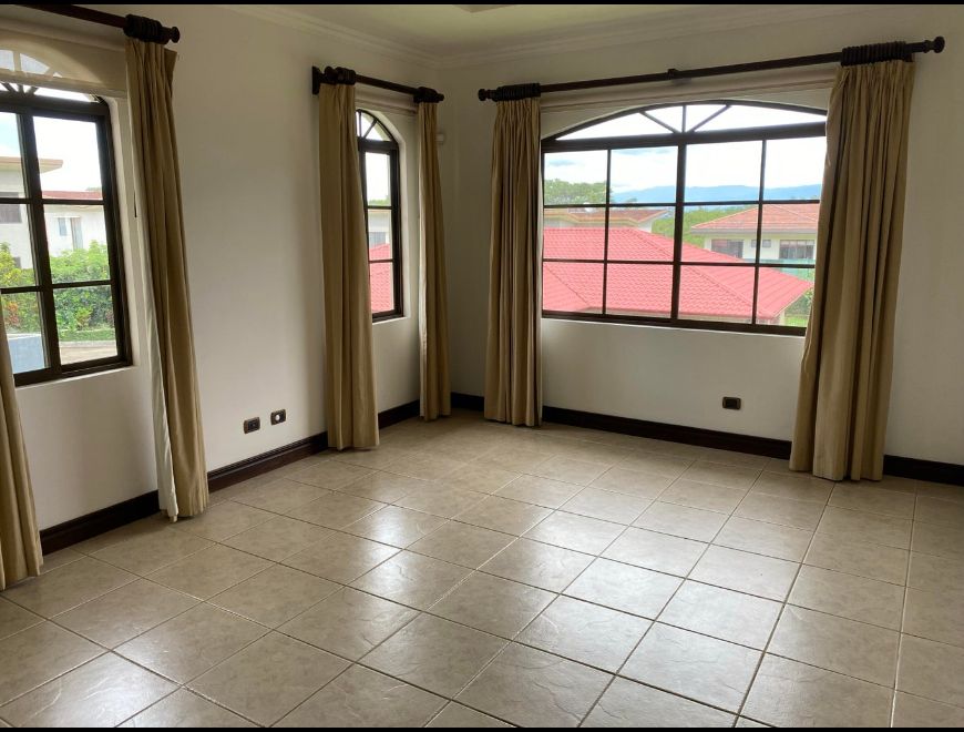 Alquiler de Casa en Piedades / Mls. 26-636 OFC JB en Santa Ana (Cantón)