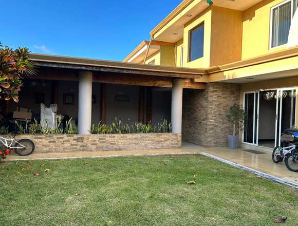 Venta de Espectacular Casa en Heredia / 24-918 OFC en San Isidro (Cantón)