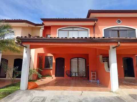 Venta de Maravillosa Casa en Santa Ana / Mls. 26-671 OFC JB