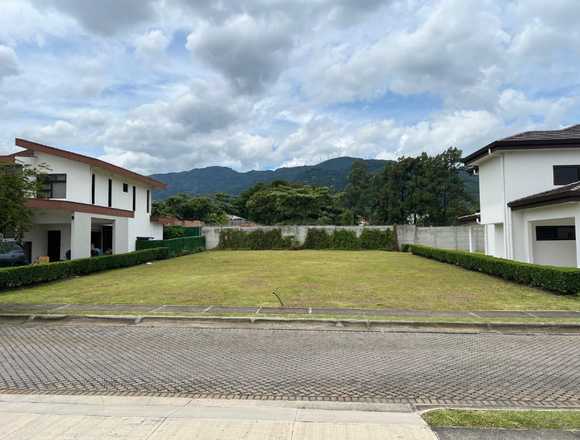 Venta de Lote en Santa Ana / Mls. 26-703 OFC JB en San José (Cantón)