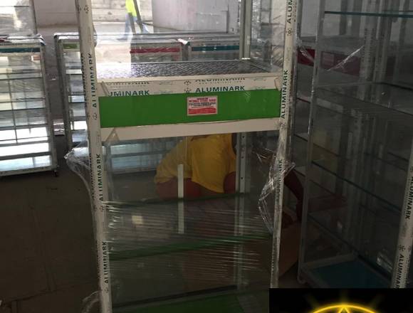PUNTO DE PAGO VITRINA TOSTADORA MESON ESTANTES en Bucaramanga (Municipio)
