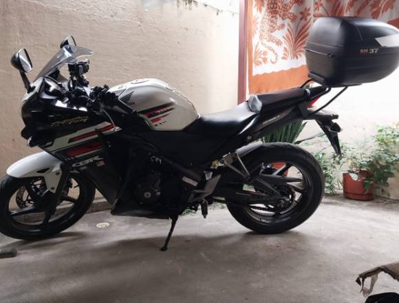 Vendo moto deportiva Honda CBR250R en Guayaquil (Cantón)