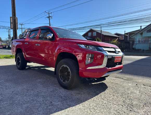 SE VENDE Mitsubishi DIESEL L200 KATANA CRT 4X4 en Valdivia (Comuna)