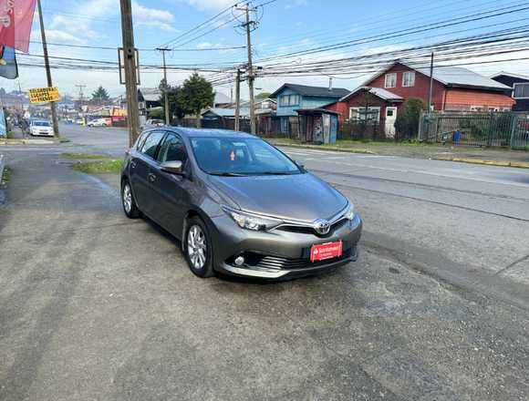 SE VENDE TOYOTA AURIS 1.6 AUT BENCINA 2017 en Frutillar (Comuna)