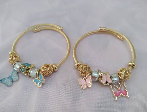Pulseras con Dijes, estilos variados. en Santo Domingo Norte (Municipio)