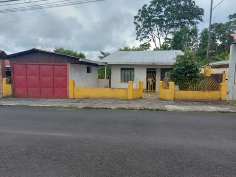 VENDO O CAMBIO CASA en Pococí (Cantón)