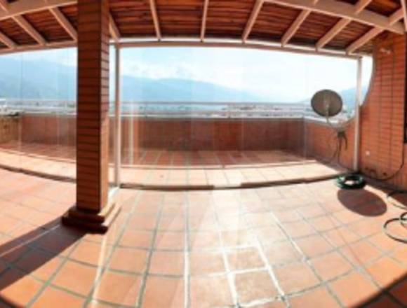 Exclusivo Apartamento, 254m2. Res. La Casona en Libertador (Municipio)
