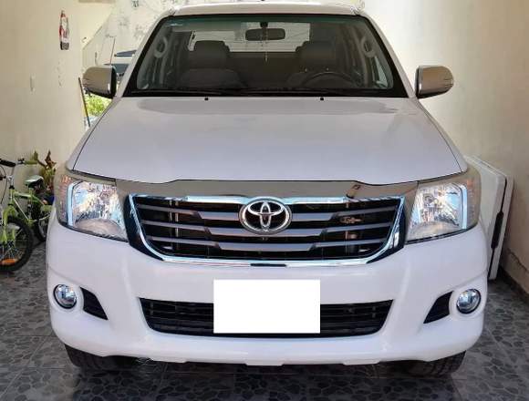 Toyota Hilux 2015 DOBLE CABINA en Quintana Roo (Municipio)
