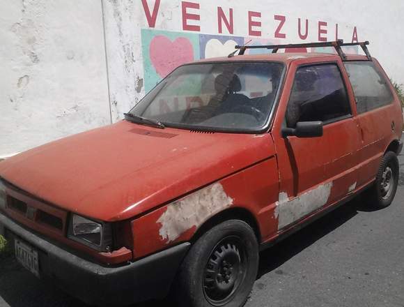 Fiat Uno Año 1997 Rojo en Libertador (Municipio)