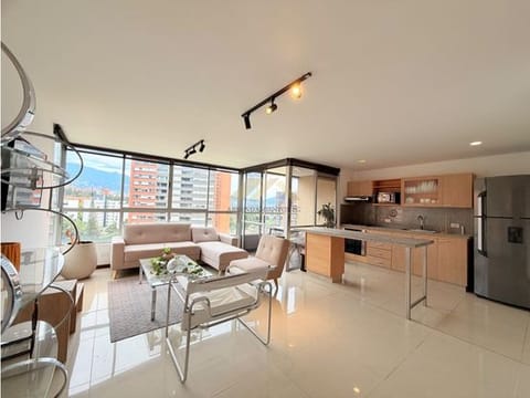 APARTAMENTO AMOBLADO EN RENTA SECTOR POBLADO C.C SANTAFE