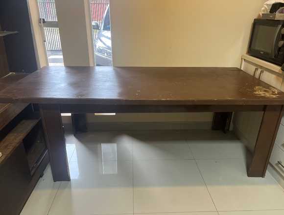 Mesa de comedor para 8 sillas en Lambaré (Distrito)