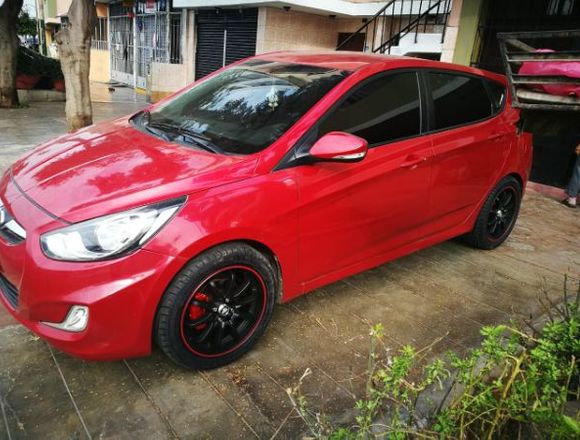 Vendo mi auto particular 2014 hyundai en Santiago de Surco (Lima 33) (Distrito)