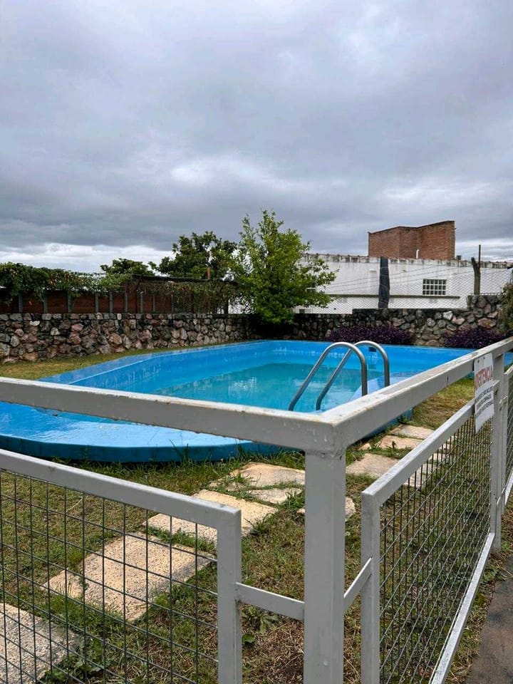 VENDO EXCELENTE DUPLEX CENTRICO DOS BAÑOS COCHERA PILETA en Villa Carlos Paz (Localidad)