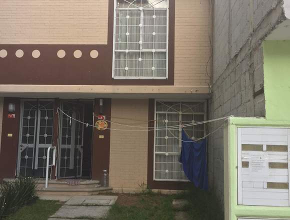 Casa 2 Pisos Ubicada en Hogar Paseos del Lago.
