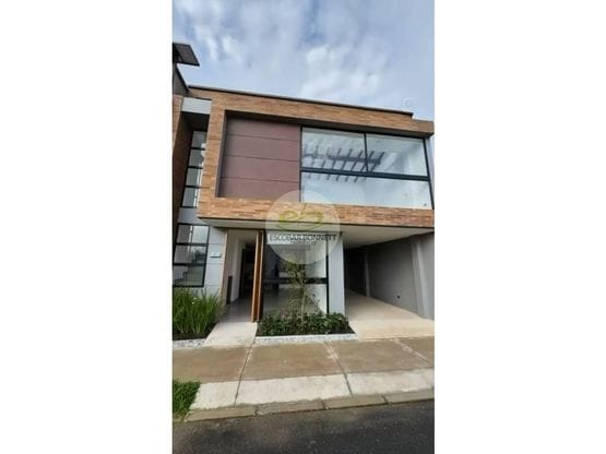 CASA EN VENTA EN LA CEJA EN CONDOMINIO