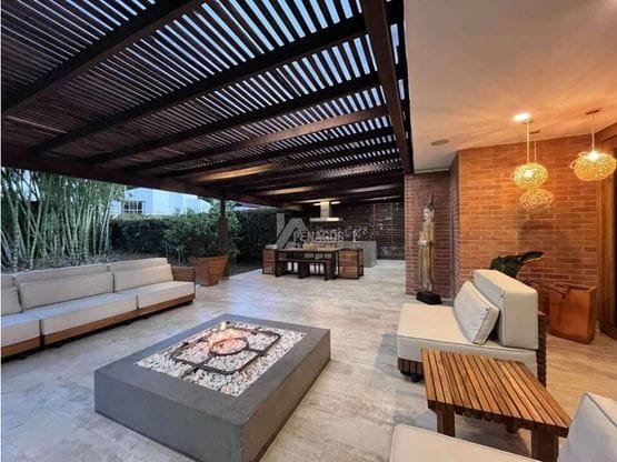 Vendo casa sector llano grande cerca del aeropuerto Jose Maria Cordova