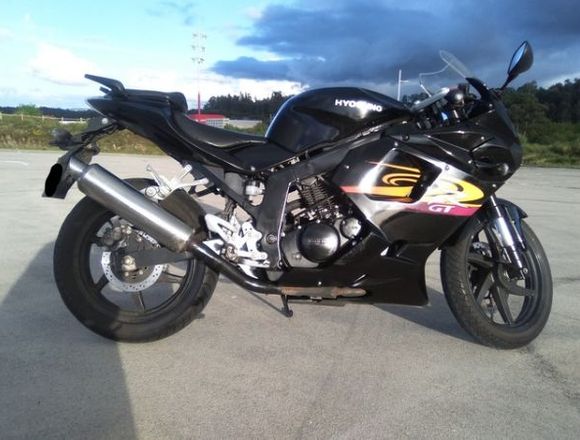 Hyosung GT 125R Comet