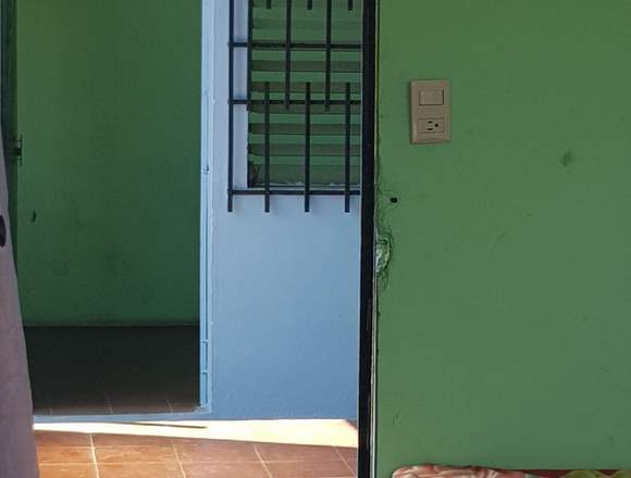 Casa de 2 Plantas en Colonia El Molino Santa Ana en Santa Ana (Municipio)