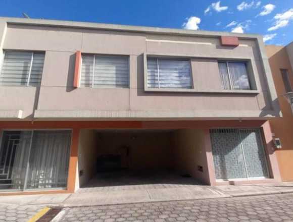 Casa en CONJUNTO MONTREAL - Entrada Carapungo en Quito (Cantón)