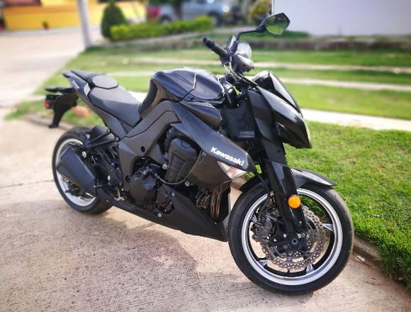 Hermosa Moto Kawasaki a la venta en 9600$