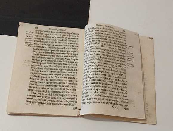 LIBRO ANTIGUO DE RELIGIÓN EN RÚSTICA 1668