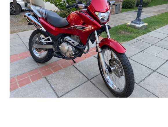 Moto Honda Falcon 400 en Cañada de Gomez (Localidad)