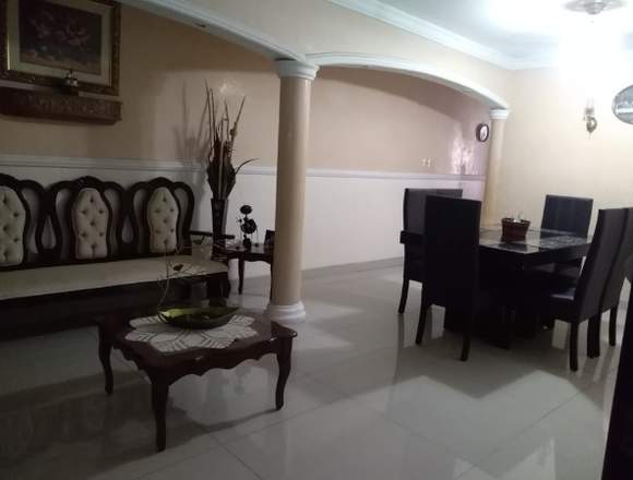 SE VENDE CASA EN COLINAS DE LA RIVERA