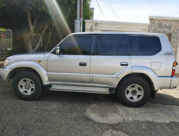 VENDO CAMIONETA PRADO 2005. en Maracaibo (Municipio)