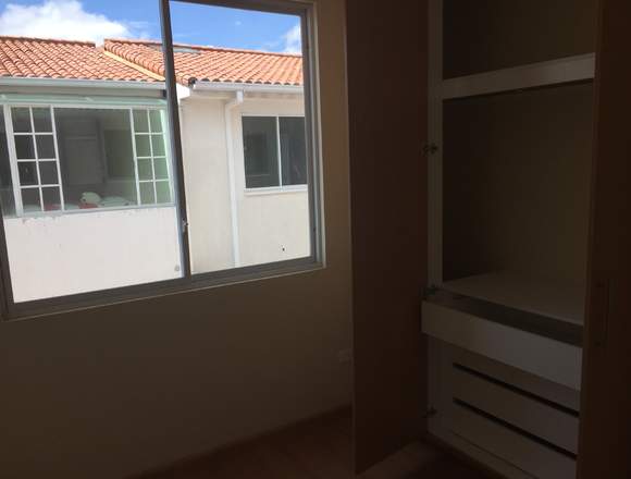 Junto al Colegio Gonzaga, casa por estrenar. en Quito (Cantón)