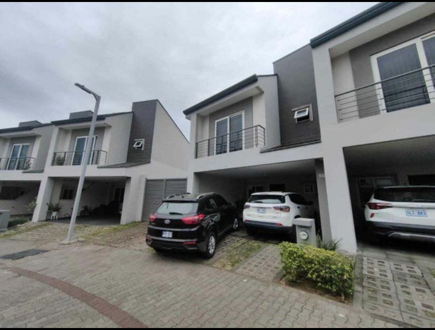 Se vende casa en condominio de Escazú 24-1529 en Escazú (Cantón)