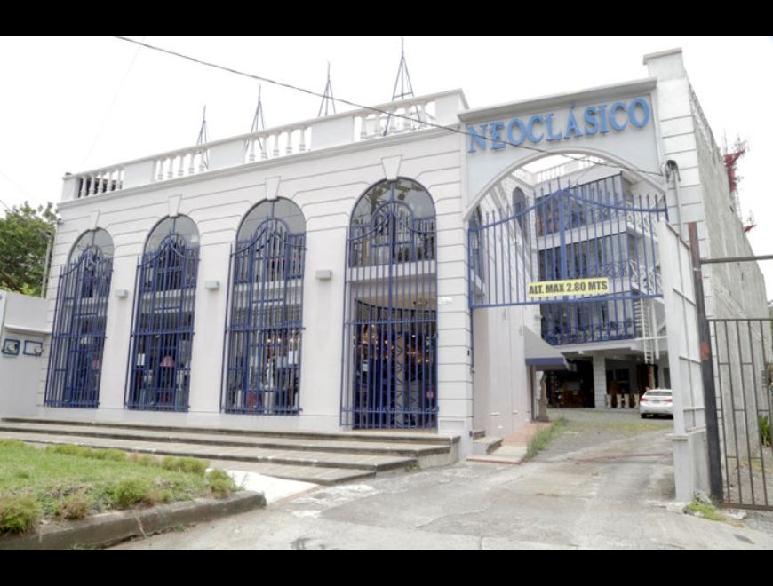 Se vende edificio de 1,360m2 en Escazú 23-1157