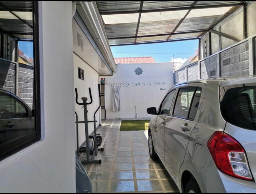 Se vende casa con patio en Barva Heredia 23-1993