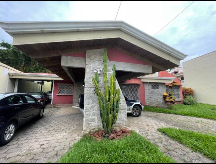 Se vende casa en condominio Escazú 25-466 en Escazú (Cantón)