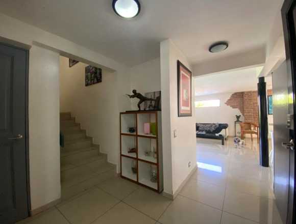 se vende casa en condominio de Escazú 23-1956 en Escazú (Cantón)