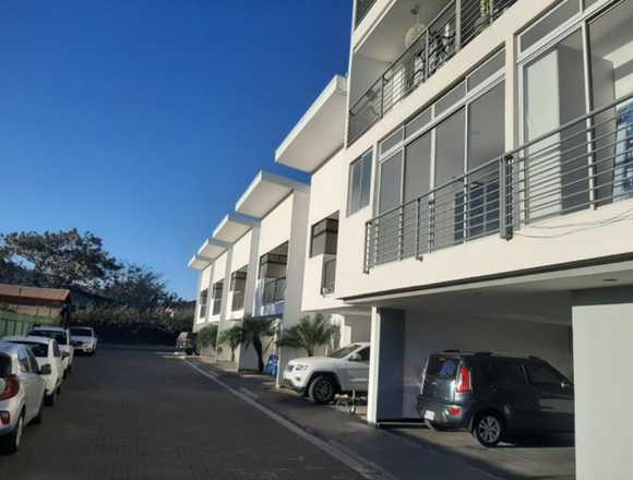 Se vende condominio para inversión en Santa Ana (Cantón)