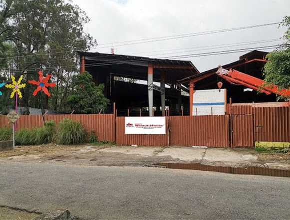 Se vende local con 2 bodegas en San José 24-143 en San José (Cantón)