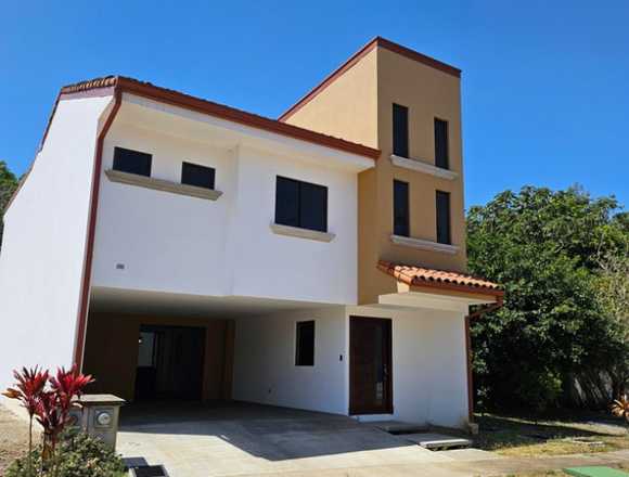 Se vende casa a estrenar San Vicente Heredia