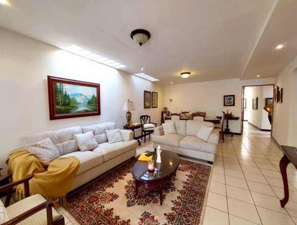 Se vende casa con patio en Sabana Sur 23-1814 en Alajuela (Cantón)