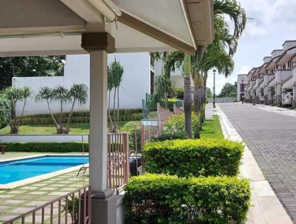 Se vende casa en condominio de Heredia 24-1852 en Heredia (Cantón)