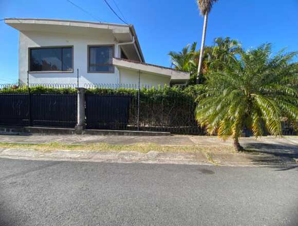 Se vende apartamento en San Rafael Escazú 25-355 en Escazú (Cantón)