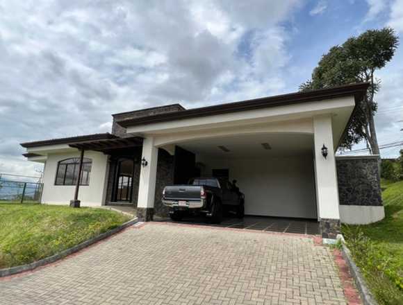 Se vende moderna casa San Francisco Heredia 25-420 en Heredia (Cantón)