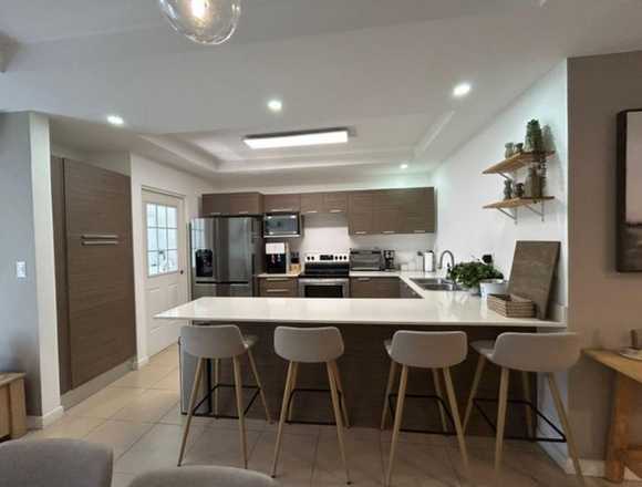 Se vende casa con patio condominio SantaAna 25-487