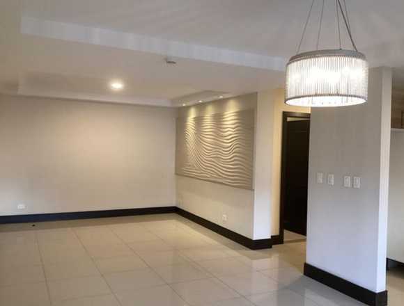 Se vende apartamento en edificio Brasil Santa Ana