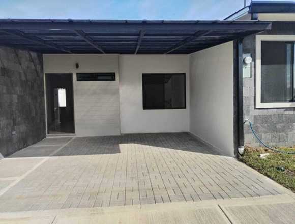 Se alquila casa en condominio Pozos Santa Ana en Santa Ana (Cantón)