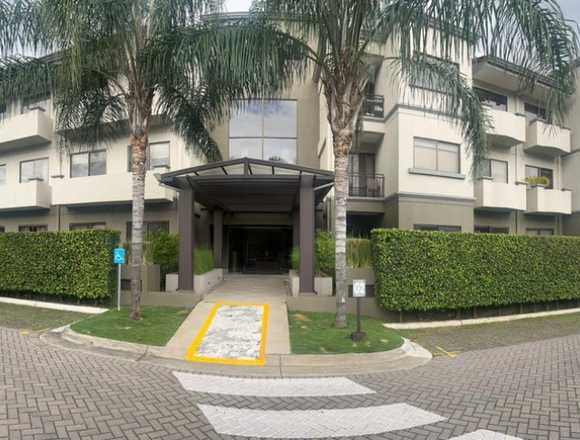 Se alquila apartamento amoblado en Santa Ana
