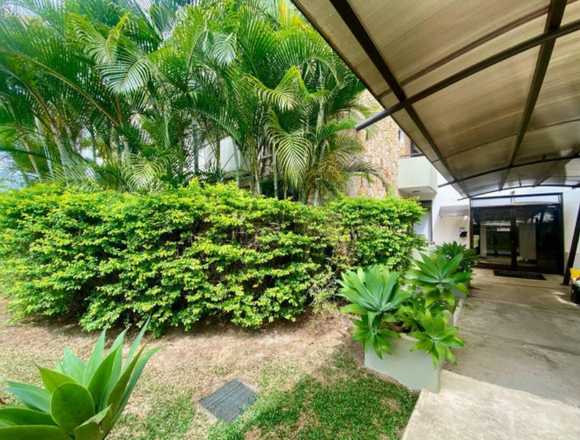Se vende apartamento en condominio Santa Ana en San José (Cantón)