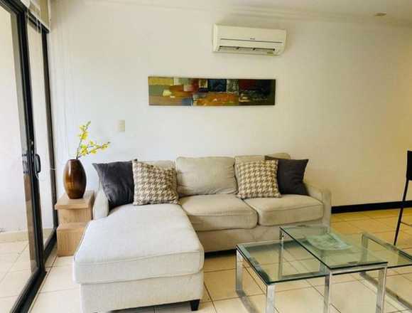 Se alquila apartamento en condominio Rio Oro en Santa Ana (Cantón)