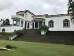 Se vende casa con amplio lote Granadilla San José